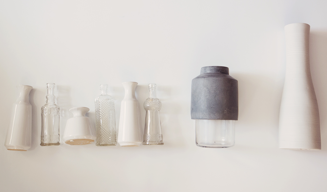 COFFEETABLE SETTING VASE