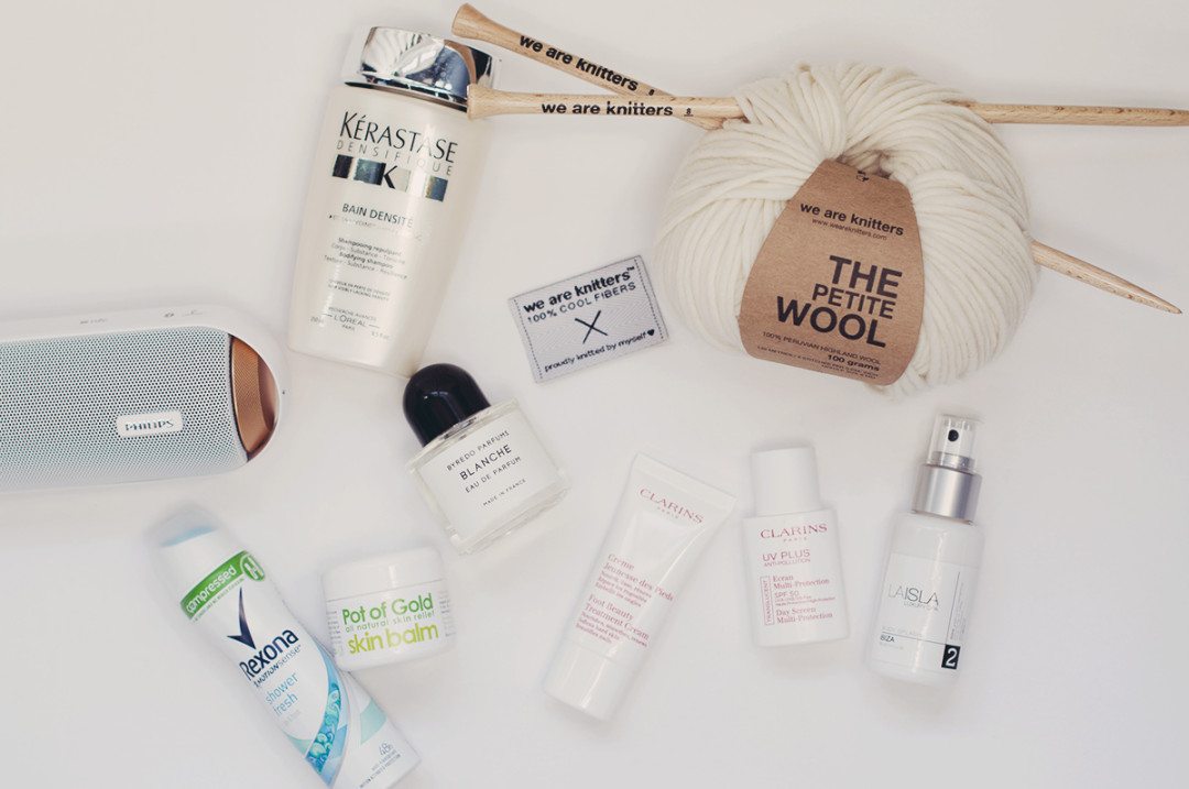 flatlay white august