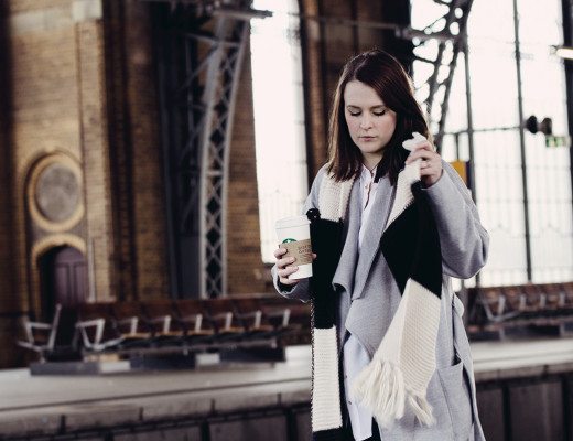 about you you idol anna frost look