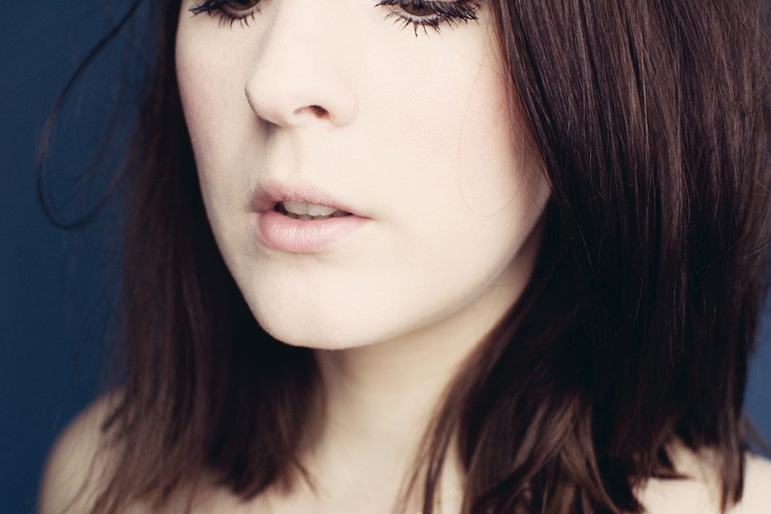 anna frost nude lips