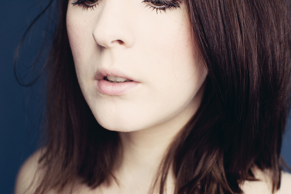 anna frost nude lips