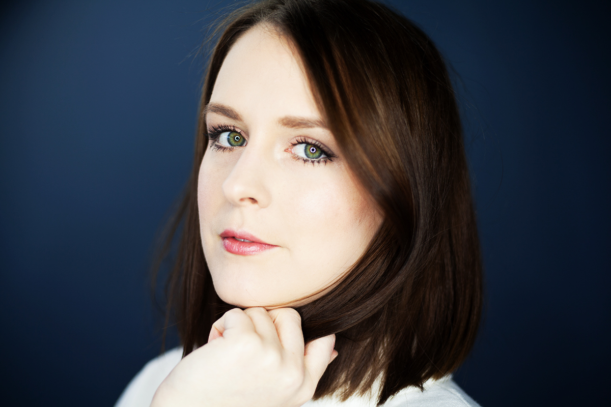 anna frost clarins spring look 1