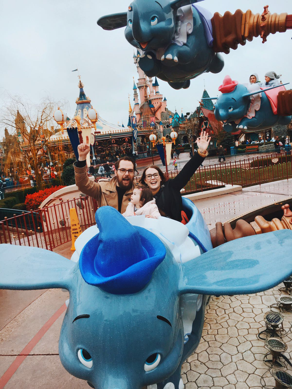 anna frost fafine disney disneyland paris dumbo ride