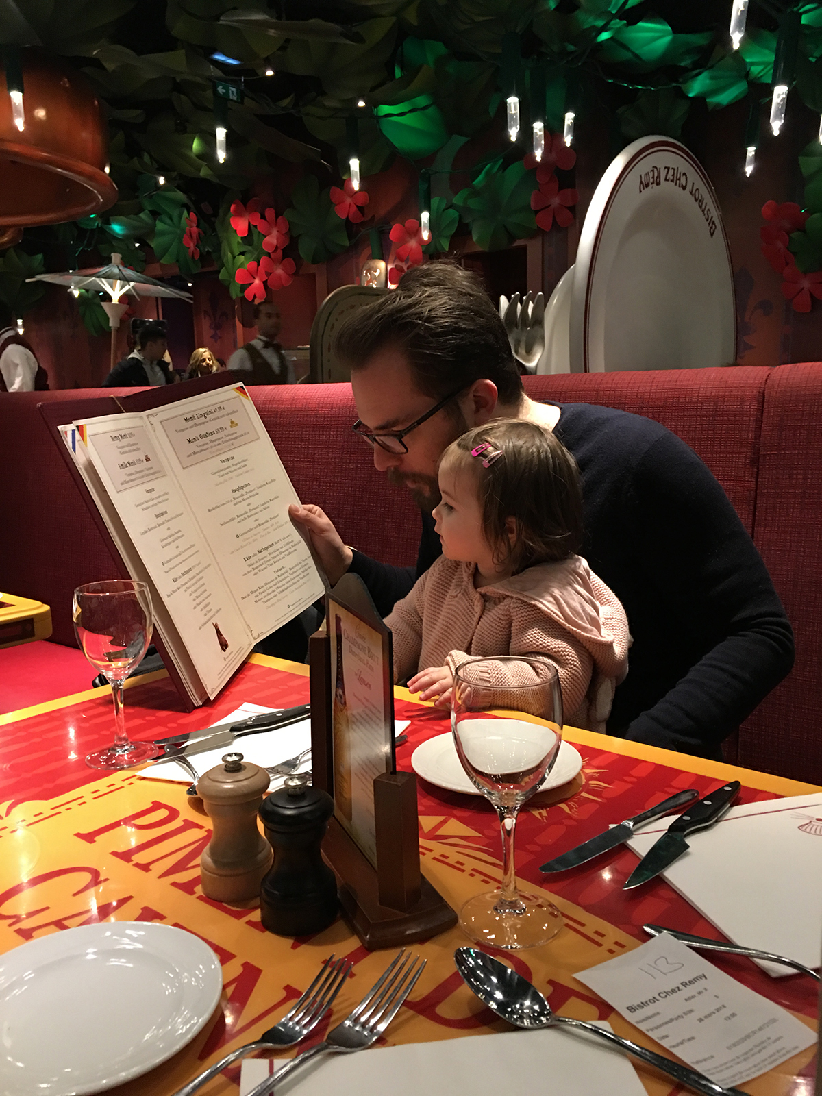 anna frost fafine disney disneyland paris ratatouille restaurant chez remy