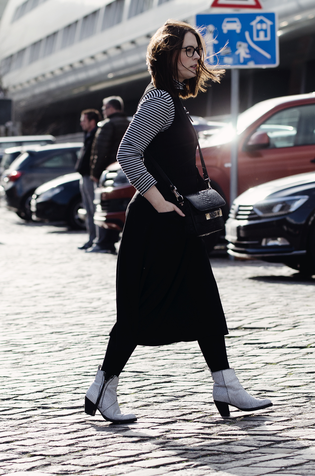 anna frost stripe blackdress edited 1