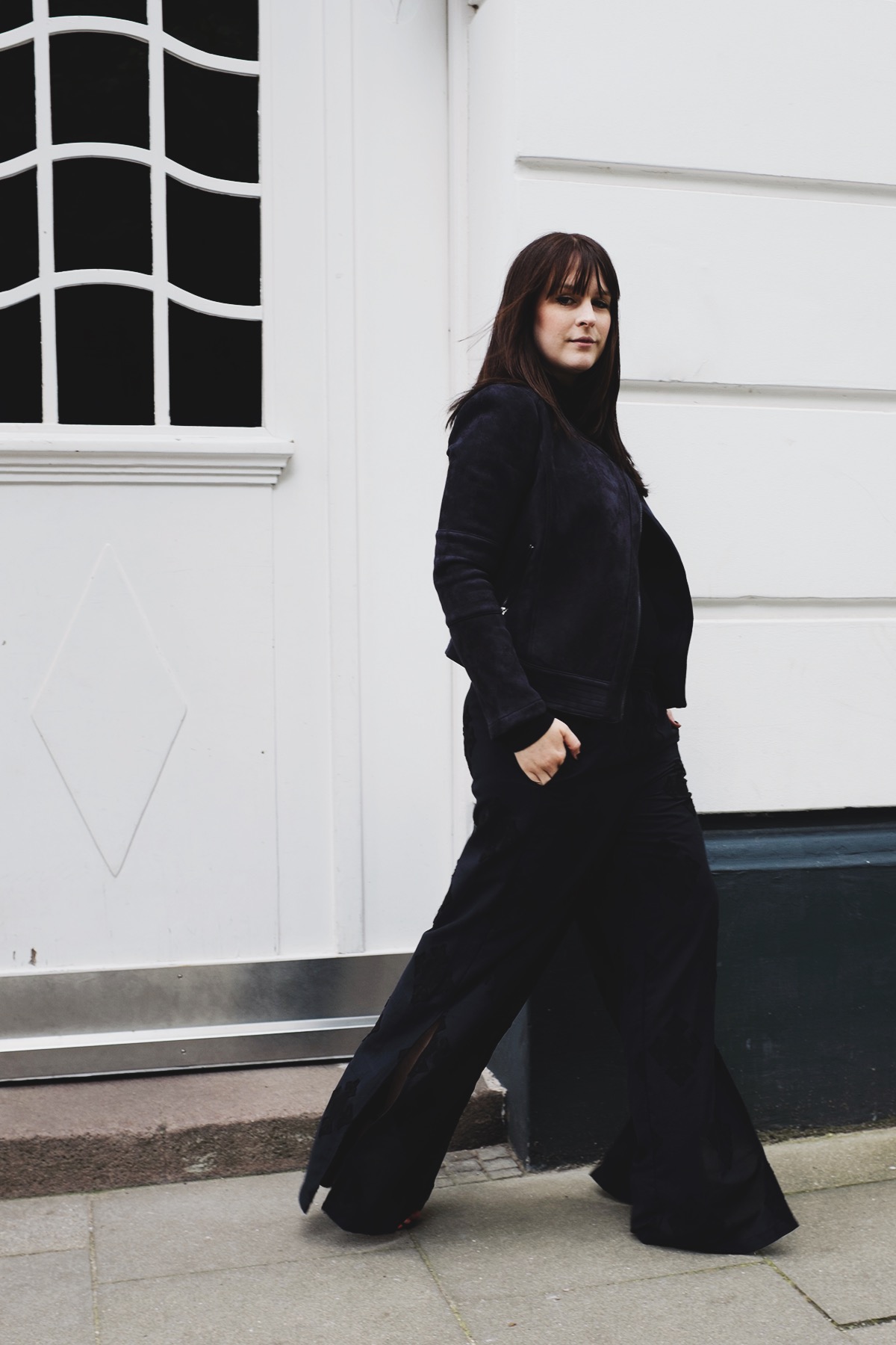 ana frost fashionblogger hamburg fafine all black outfit