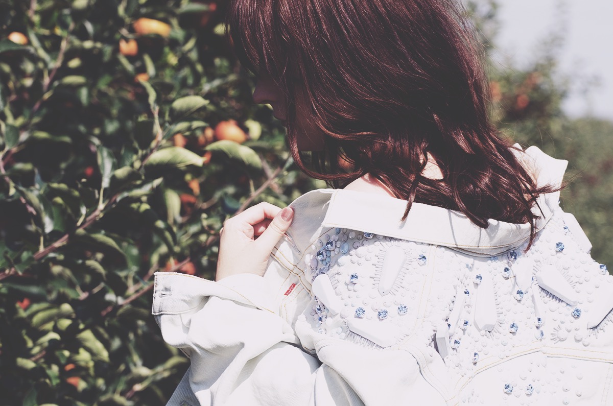 Anna Frost Fafine Altes Land Hamburg Outfit Strap Dress Anne Bernecker Jeansjacke