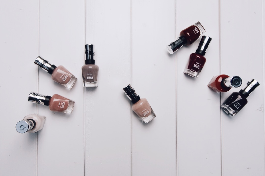 anna frost sally hansen strong women strong nails 