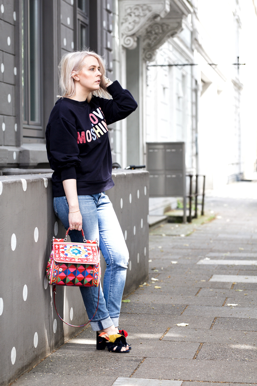 aboutyou_moschino_01_annafrost_fafine