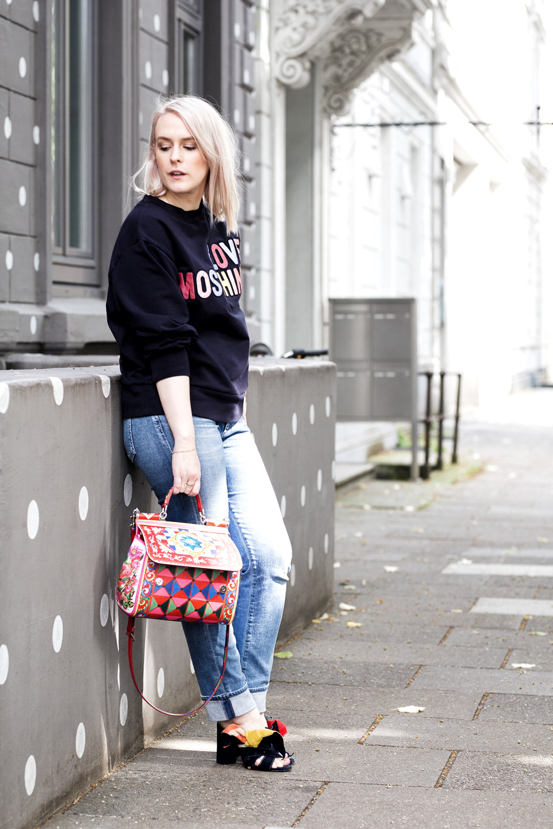 aboutyou_moschino_03_annafrost_fafine